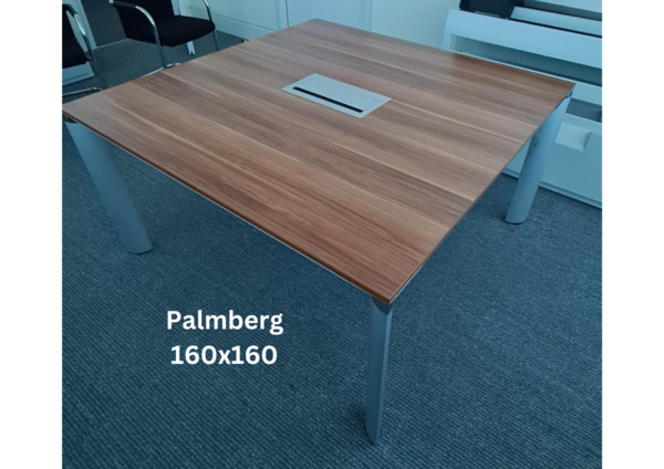 Palmberg Schreibtisch 160x160 mit Medienschacht